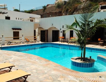 anny sea and sun apartments, Privatunterkunft im Ort Crete, Griechenland - pool and bar